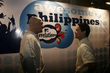 awesome philipines Chris Pattinson of MTV Asia and DOT Secretary Ace Durano